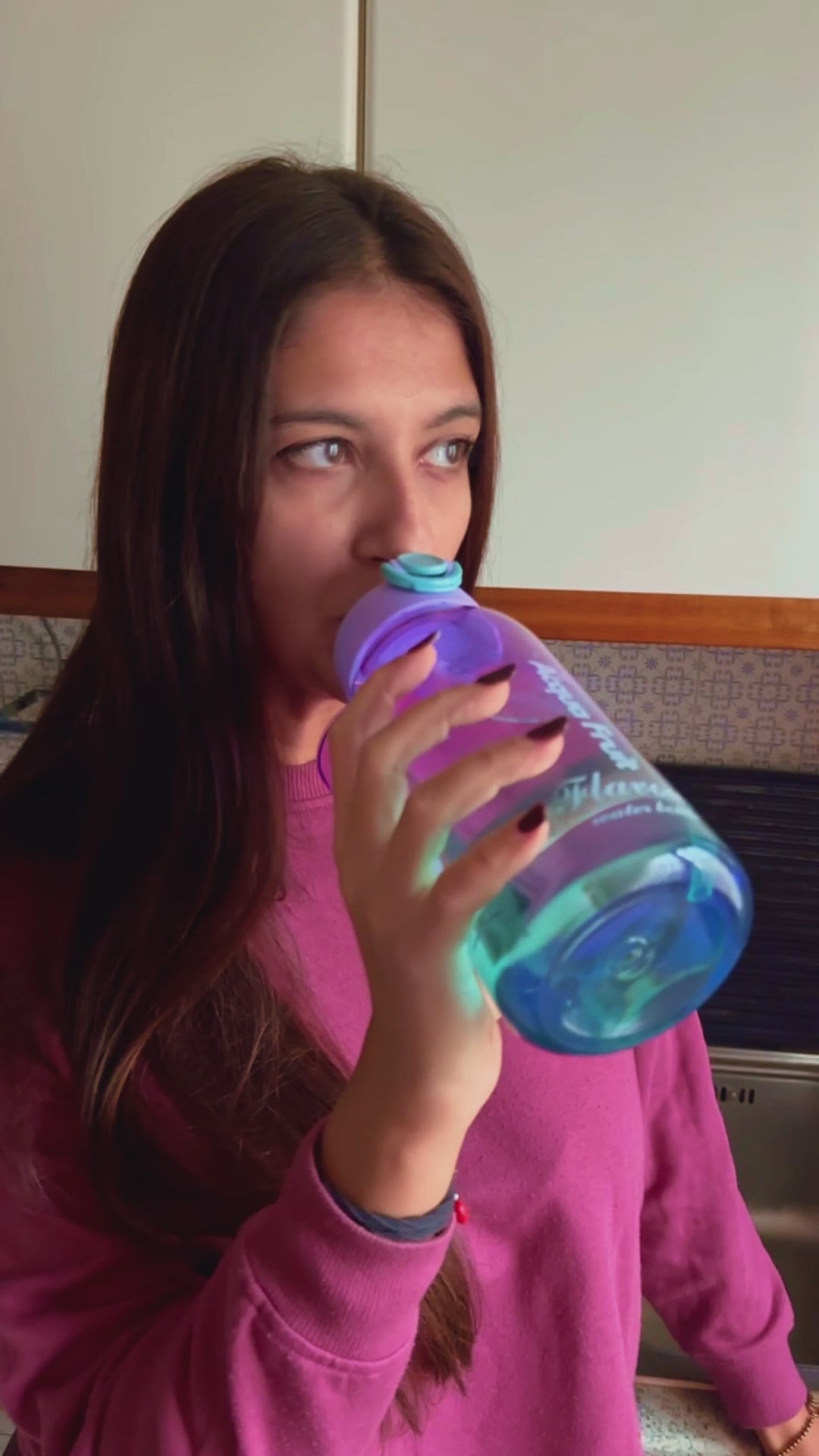 Carica il video: